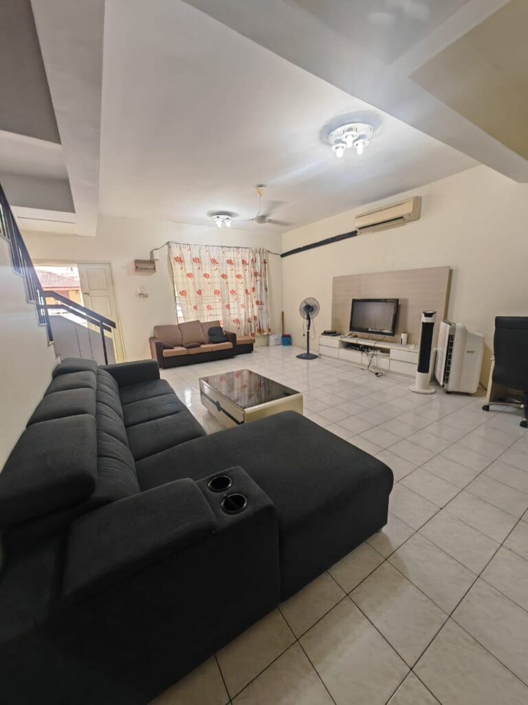 Below market price 2 storey terrace house for sale in Bandar Mahkota Cheras. Asking price: RM 550,000 (negotiable).