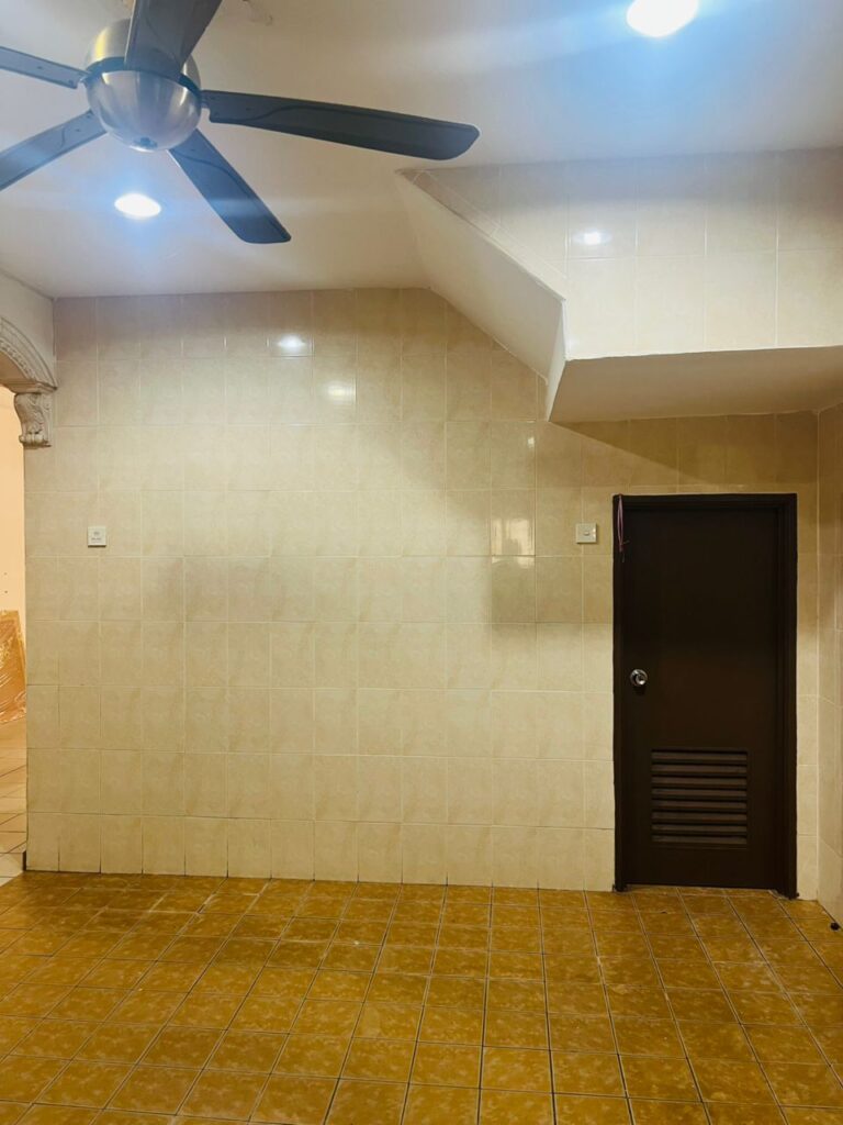 Fully Renovated 2-Storey House (20×65) @ Taman Pinggiran Saujana, Kajang. Asking price: RM 570K (nego)