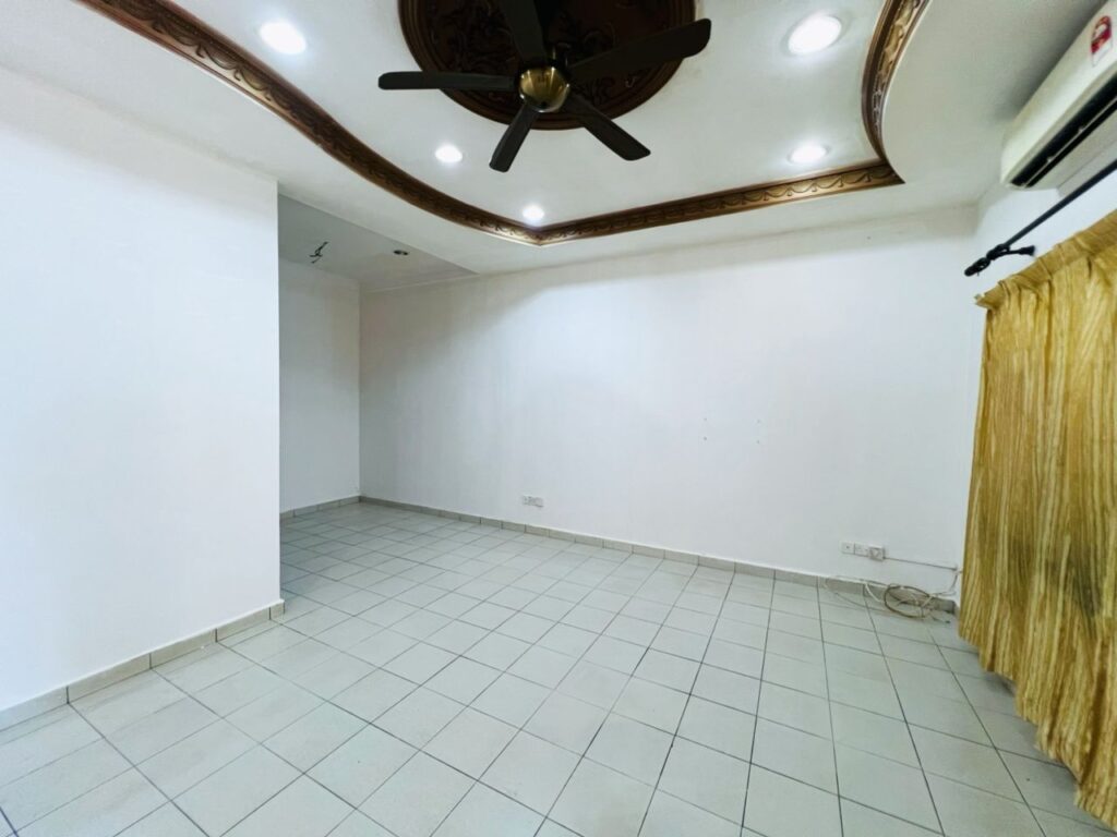 Fully Renovated 2-Storey House (20×65) @ Taman Pinggiran Saujana, Kajang. Asking price: RM 570K (nego)