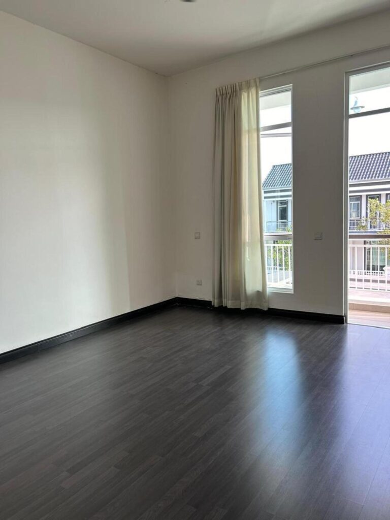 Well maintained, original 2-storey house (20×70) at Merrydale Eco Majestic for sale. Asking price: RM 650K (negotiable)