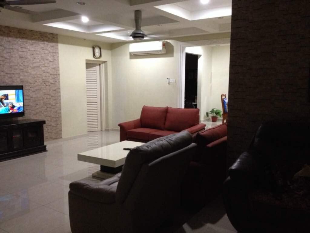 Fully renovated 2 storey terrace house (20×70) in Taman Prima Saujana, Kajang for sale. Asking price: RM 870,000