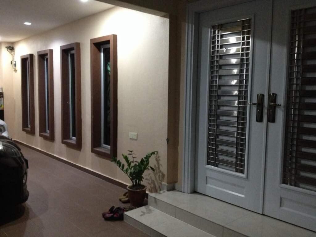 Fully renovated 2 storey terrace house (20×70) in Taman Prima Saujana, Kajang for sale. Asking price: RM 870,000