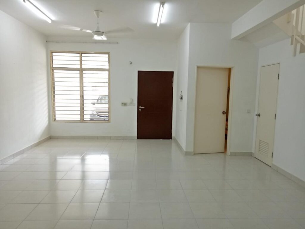 Below market price 2 storey house (22×75) in Setia Ecohill 1, Semenyih for sale. Asking price: RM 620,000.