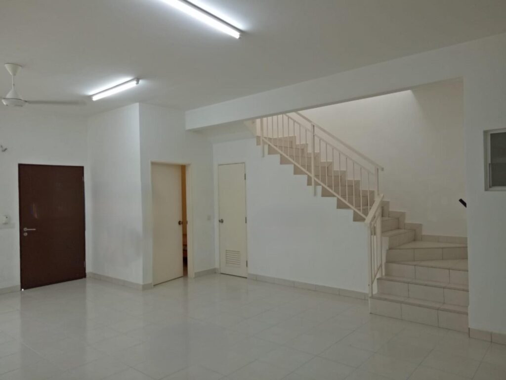 Below market price 2 storey house (22×75) in Setia Ecohill 1, Semenyih for sale. Asking price: RM 620,000.