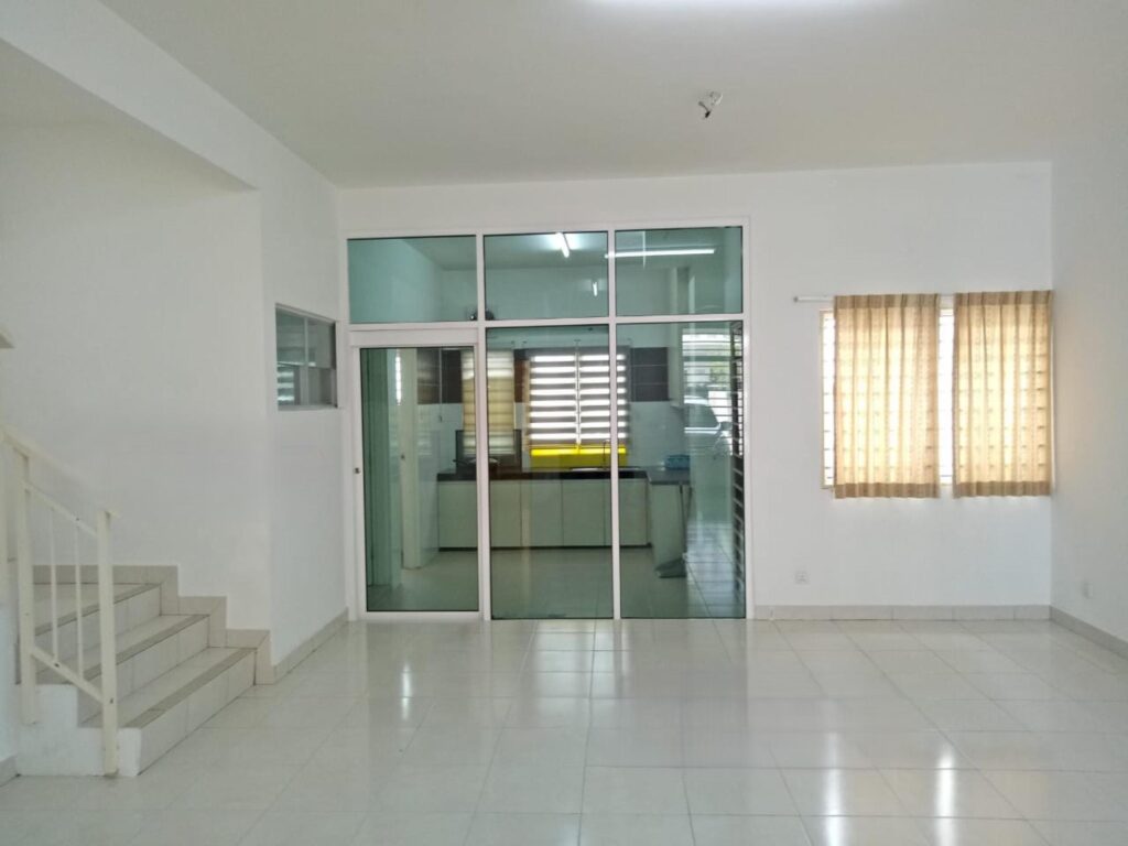Below market price 2 storey house (22×75) in Setia Ecohill 1, Semenyih for sale. Asking price: RM 620,000.