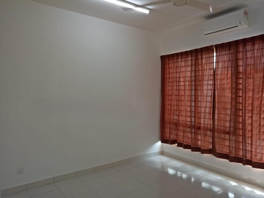 Below market price 2 storey house (22×75) in Setia Ecohill 1, Semenyih for sale. Asking price: RM 620,000.