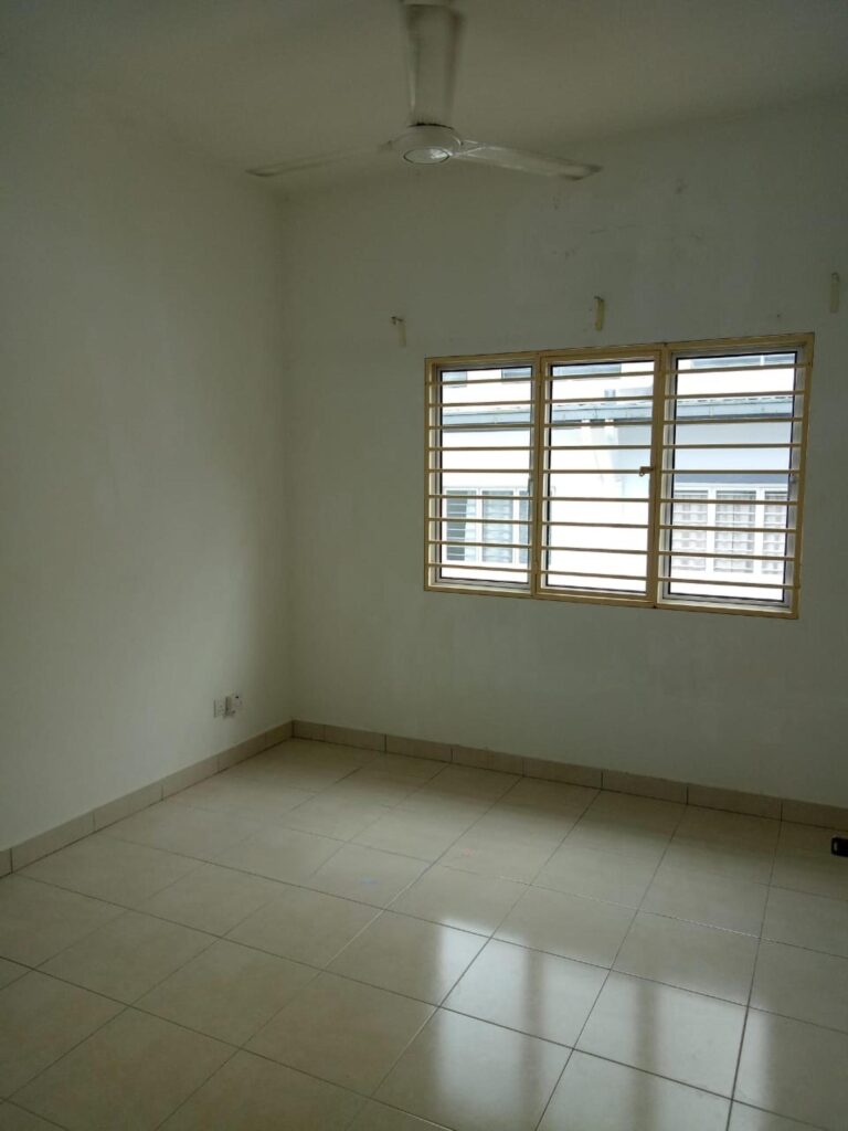 Below market price 2 storey house (22×75) in Setia Ecohill 1, Semenyih for sale. Asking price: RM 620,000.