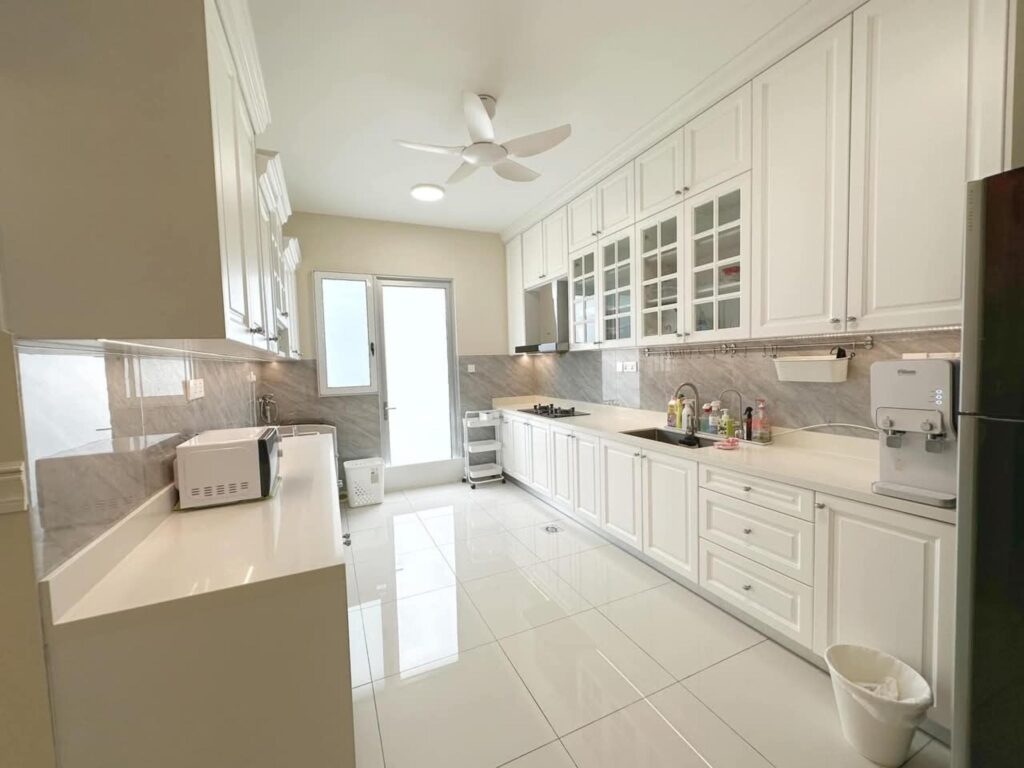 Move in condition 2 storey terrace unit (22×70) at Eco Forest. Asking price: RM 860,000 (negotiable)