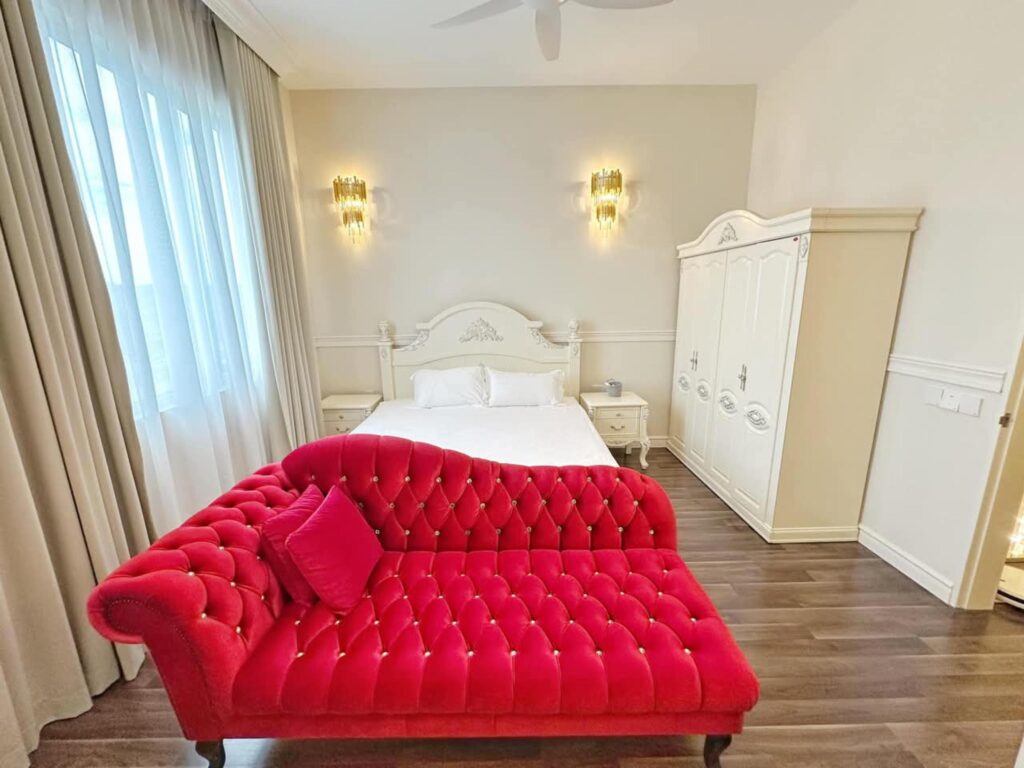 Move in condition 2 storey terrace unit (22×70) at Eco Forest. Asking price: RM 860,000 (negotiable)