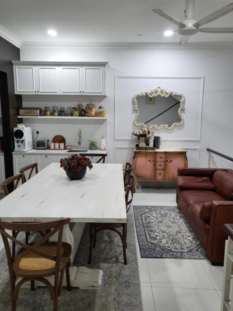 Fully furnished 3-storey terrace house (22×75) for sale in Jalan Semenyih Bandar Rinching. Asking price: RM 840,000