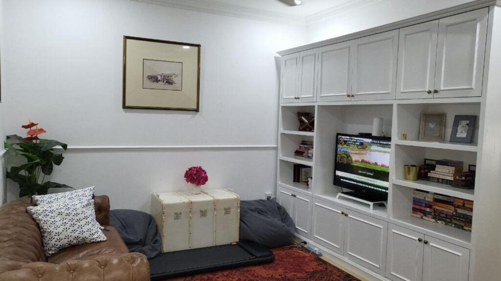 Fully furnished 3-storey terrace house (22×75) for sale in Jalan Semenyih Bandar Rinching. Asking price: RM 840,000