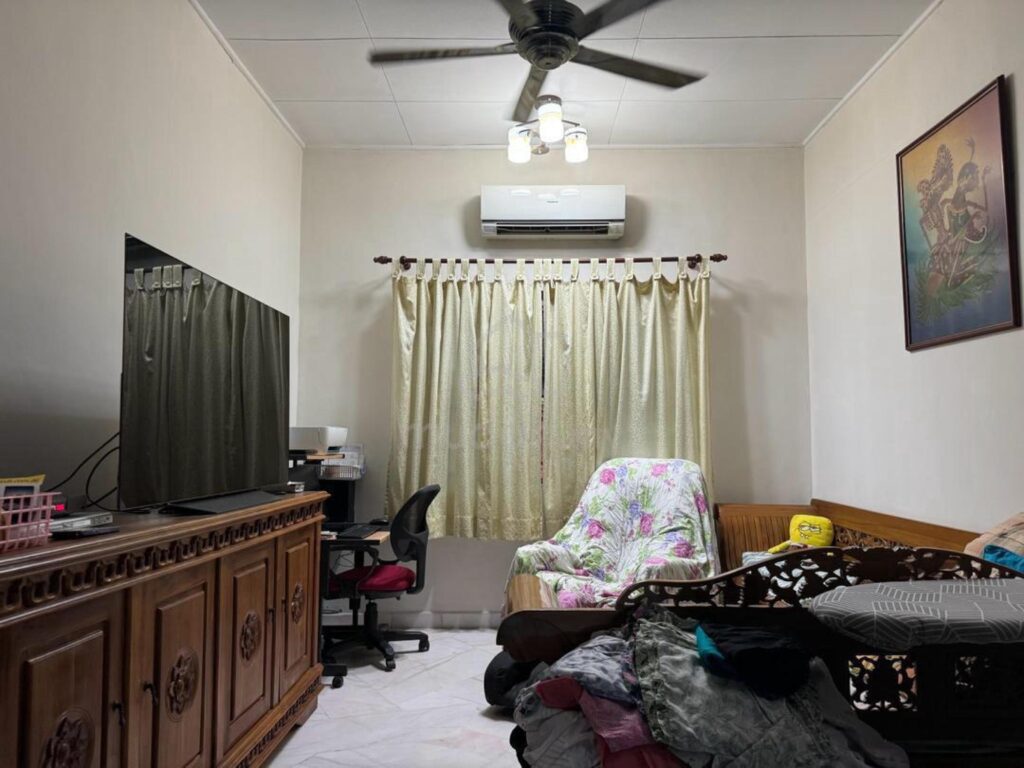 Fully renovated & furnished 2-storey semi-d (40×80) at Bandar Sunway Semenyih for sale. Asking price: RM 900,000 (nego).