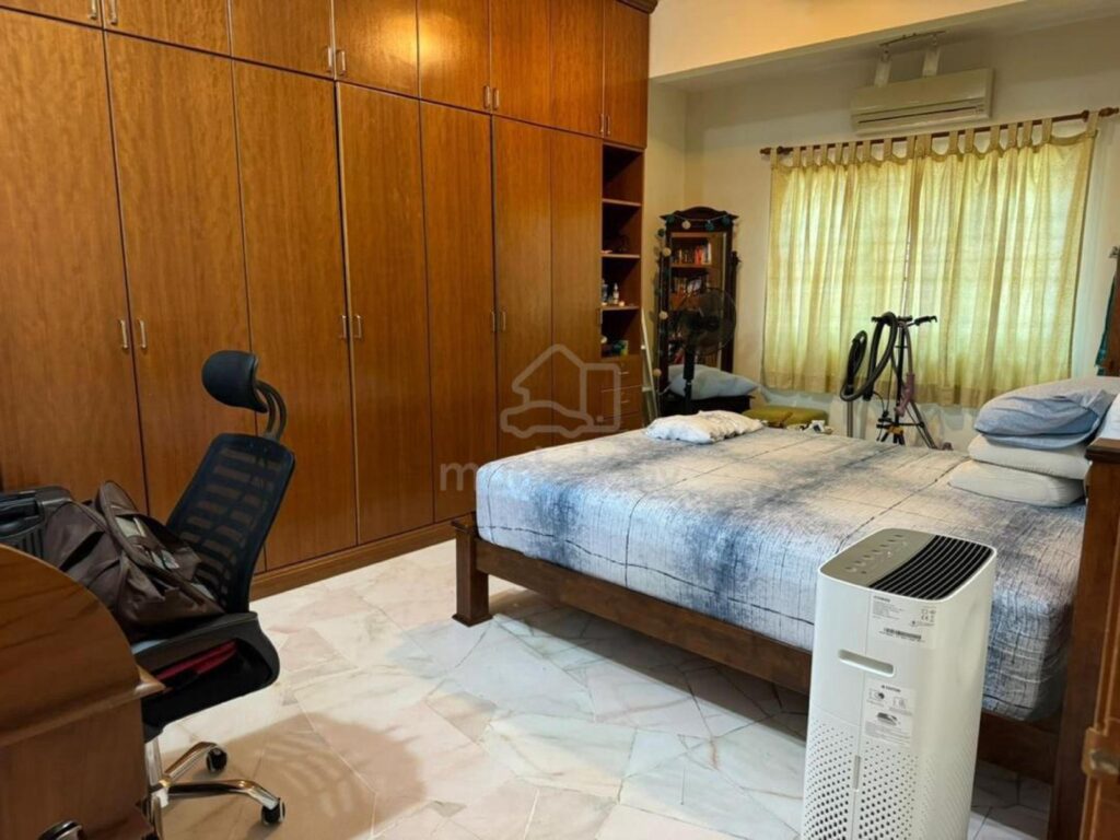 Fully renovated & furnished 2-storey semi-d (40×80) at Bandar Sunway Semenyih for sale. Asking price: RM 900,000 (nego).