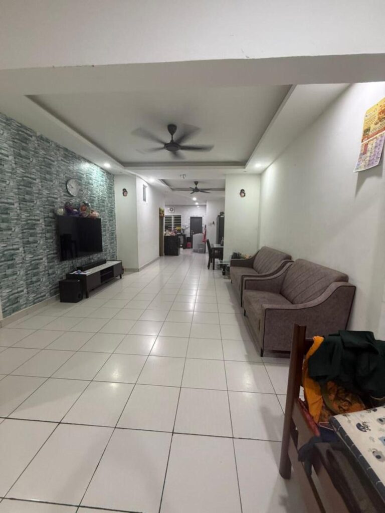 Fully extended 2-storey terrace house at Bandar Rinching Semenyih (18×60) for sale. Asking price: RM 398,000