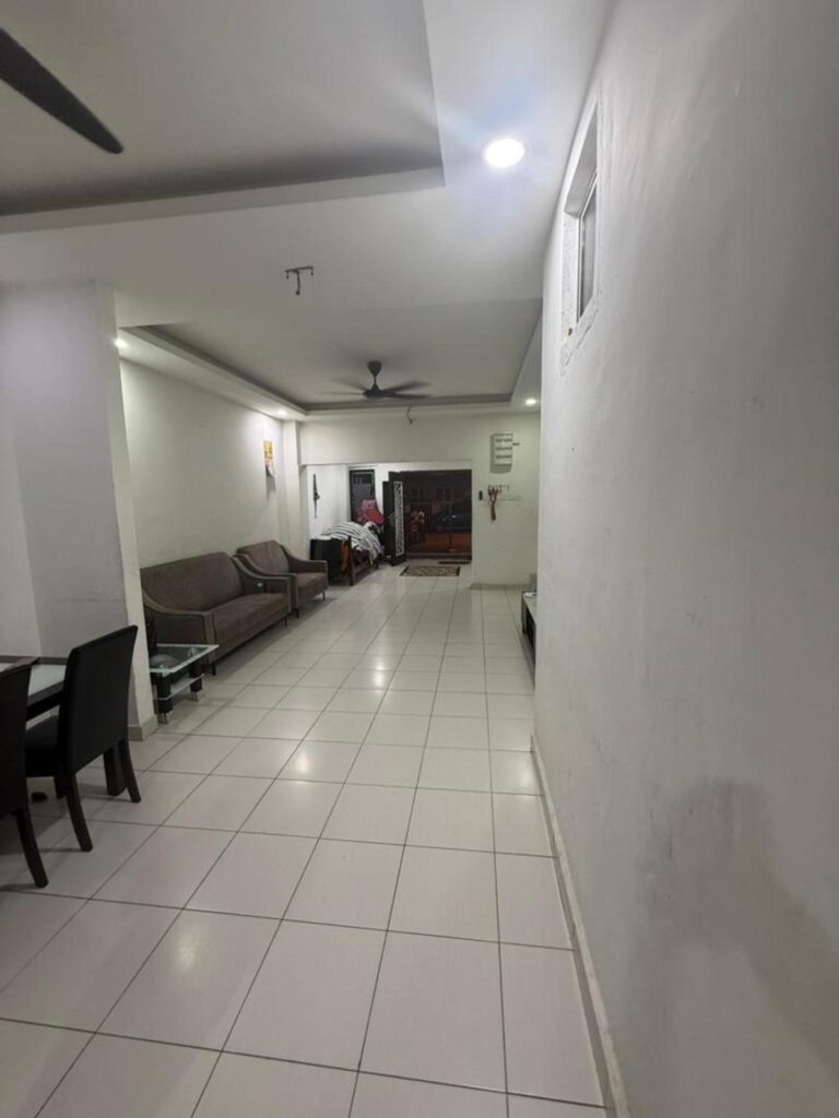 Fully extended 2-storey terrace house at Bandar Rinching Semenyih (18×60) for sale. Asking price: RM 398,000