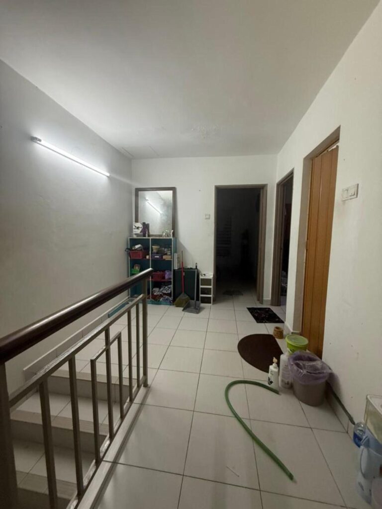 Fully extended 2-storey terrace house at Bandar Rinching Semenyih (18×60) for sale. Asking price: RM 398,000
