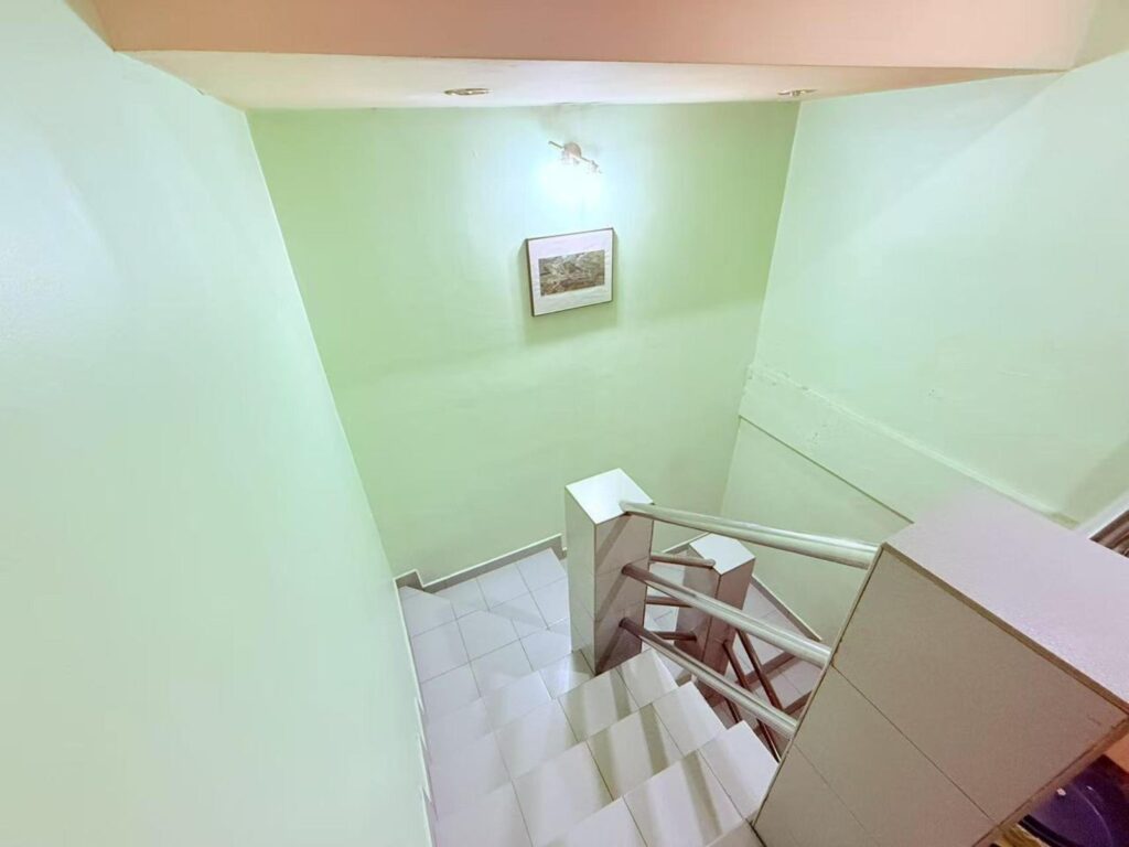 Fully renovated 2-storey house (22×70) for sales at Jalan Suakasih Bandar Tun Hussien Onn Cheras. Asking price: RM 730,000 (nego).