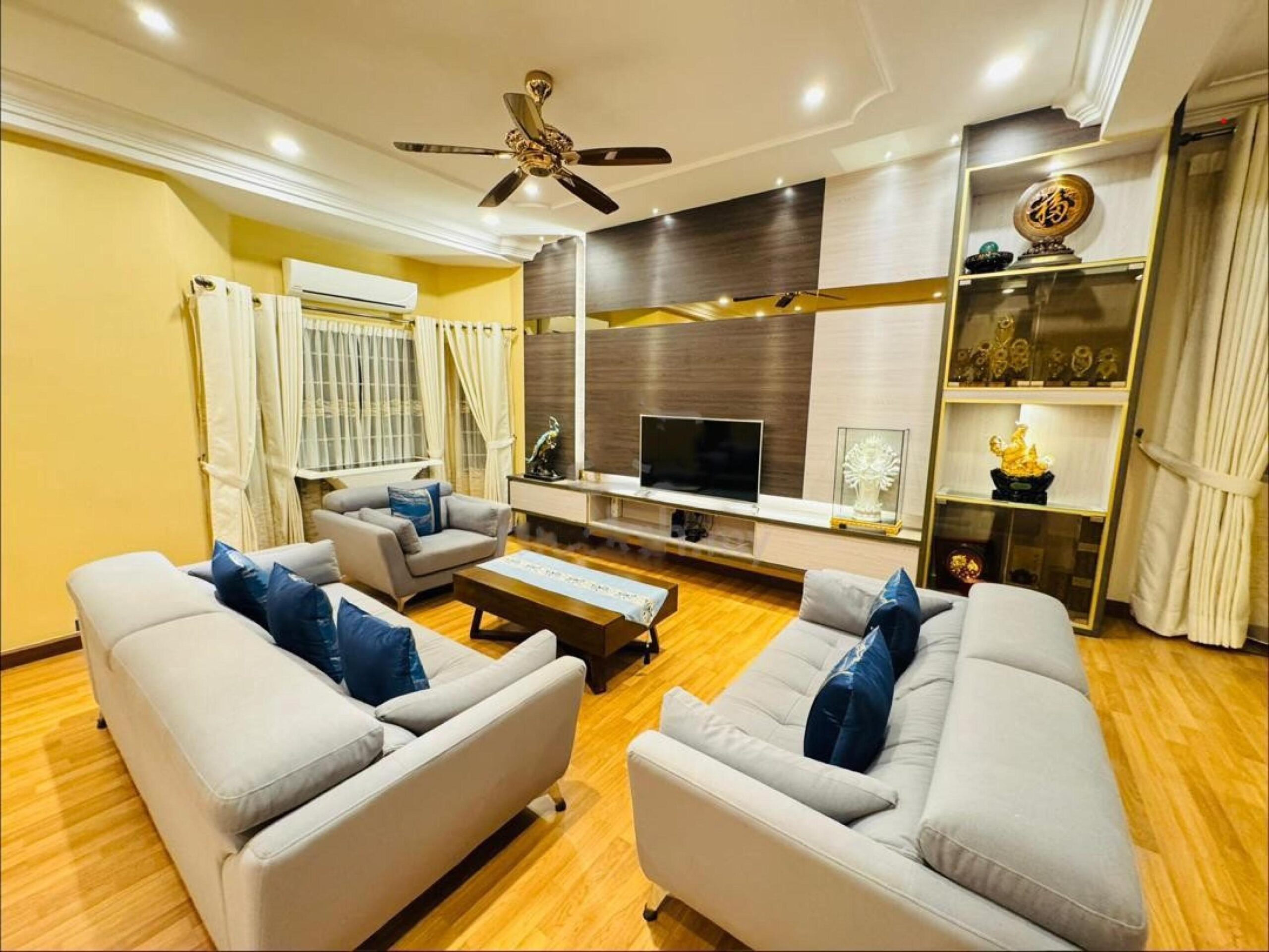 Renovated and furnished 2-storey end-lot house (2175 ft2) for sale. Asking price: RM 1.48Mil.
