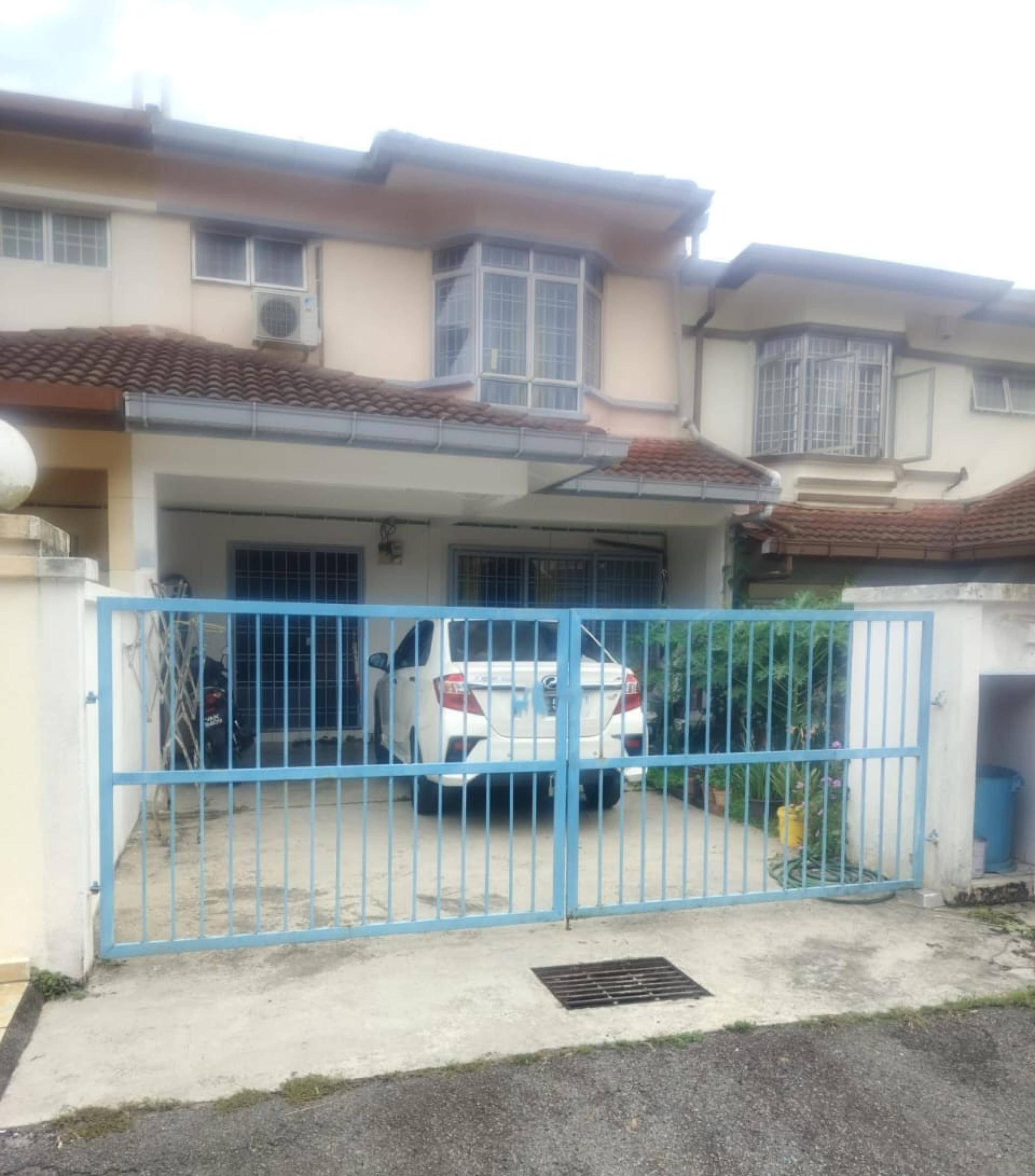 Original 2-storey house (20×70) at Bandar Mahkota Cheras for sale. Asking price: RM 620,000 (nego). URGENT SALE.