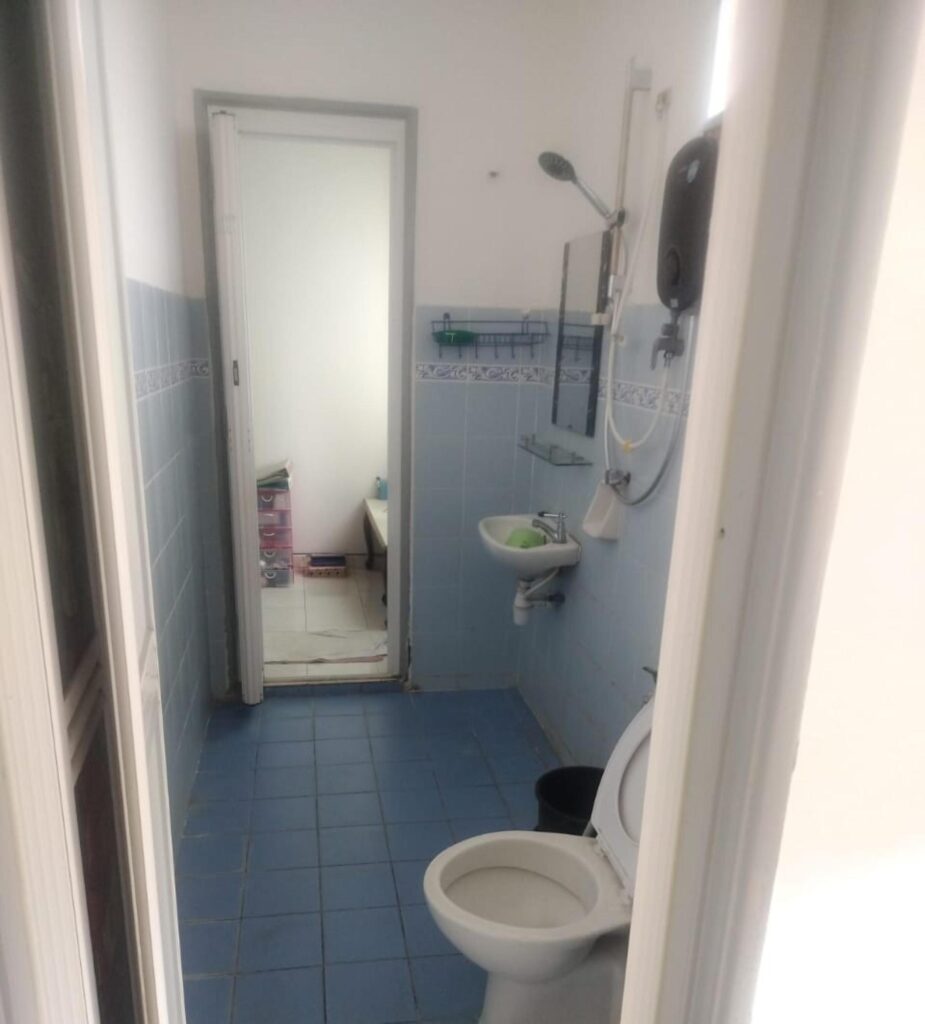 Original 2-storey house (20×70) at Bandar Mahkota Cheras for sale. Asking price: RM 620,000 (nego). URGENT SALE.