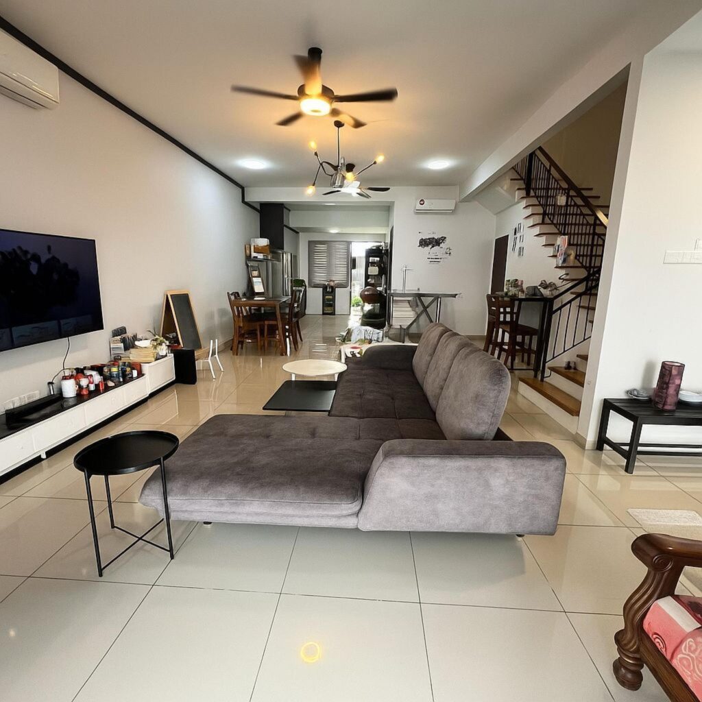 Kajang East 22′ x 80′ | 4 Bed 4 Bath | Move-In Ready | Fully Maintained | RM830K Negotiable