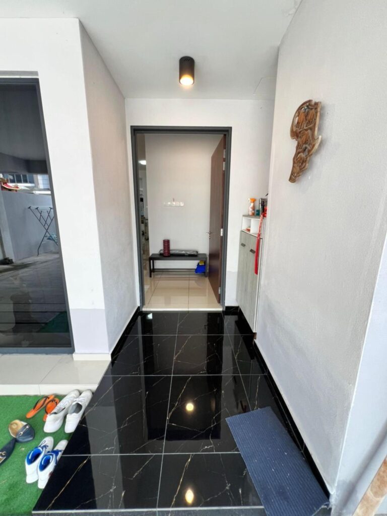 Kajang East 22′ x 80′ | 4 Bed 4 Bath | Move-In Ready | Fully Maintained | RM830K Negotiable