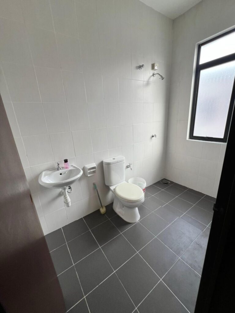 Kajang East 22′ x 80′ | 4 Bed 4 Bath | Move-In Ready | Fully Maintained | RM830K Negotiable