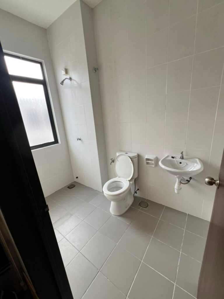 Kajang East 22′ x 80′ | 4 Bed 4 Bath | Move-In Ready | Fully Maintained | RM830K Negotiable