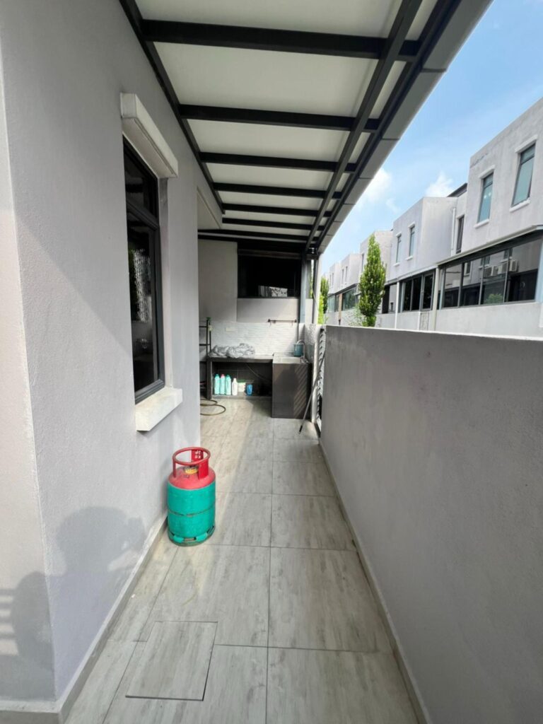Kajang East 22′ x 80′ | 4 Bed 4 Bath | Move-In Ready | Fully Maintained | RM830K Negotiable