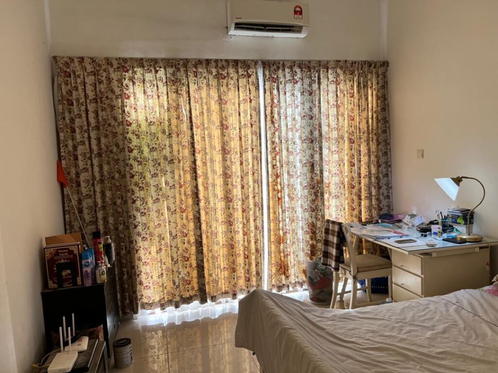 Large corner unit 2-storey bungalow at Banyan Close (11,119 ft2). Price: RM 2.7M (nego)