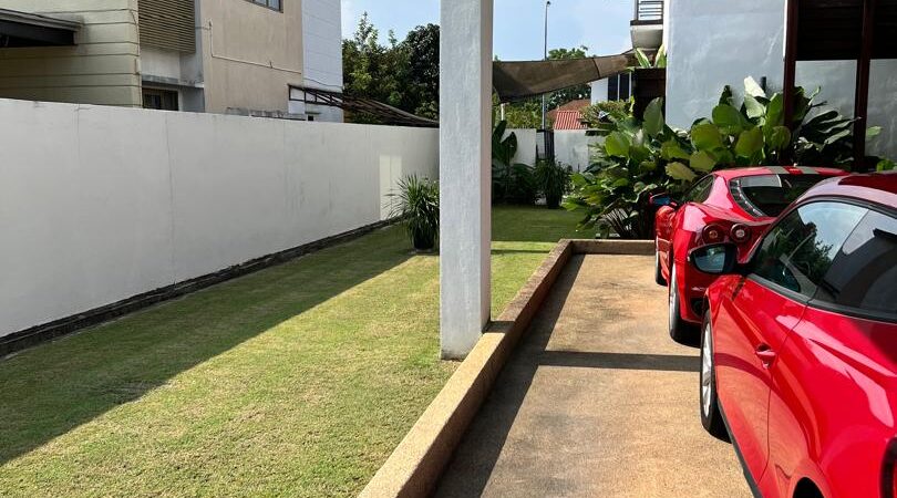 Bangi Banyan Close Double Storey Bungalow