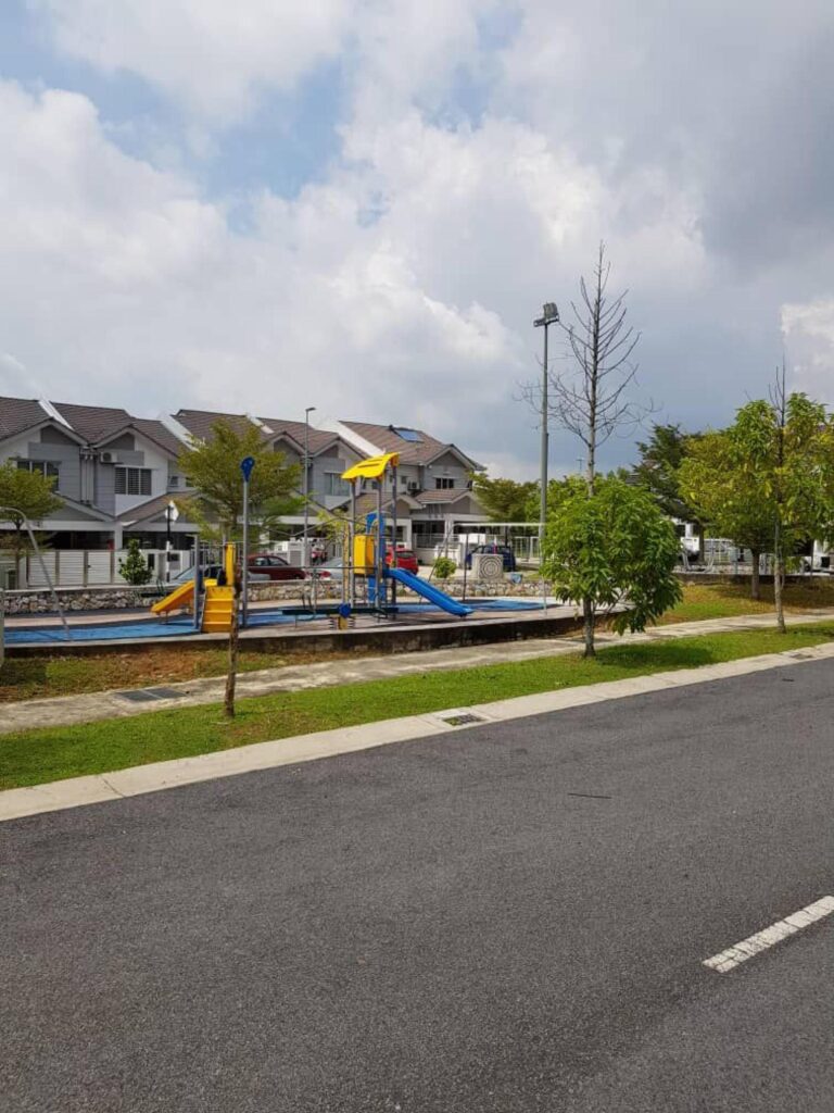 TTDI Grove Lavenna | House 22×75 | Opposite Playground | Price: RM 800K (nego)