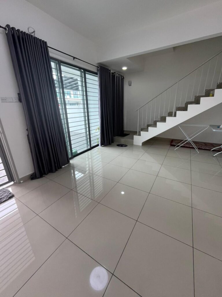 Well maintained house | Taman Sempurna Damai Semenyih | Price: RM 560K (nego)
