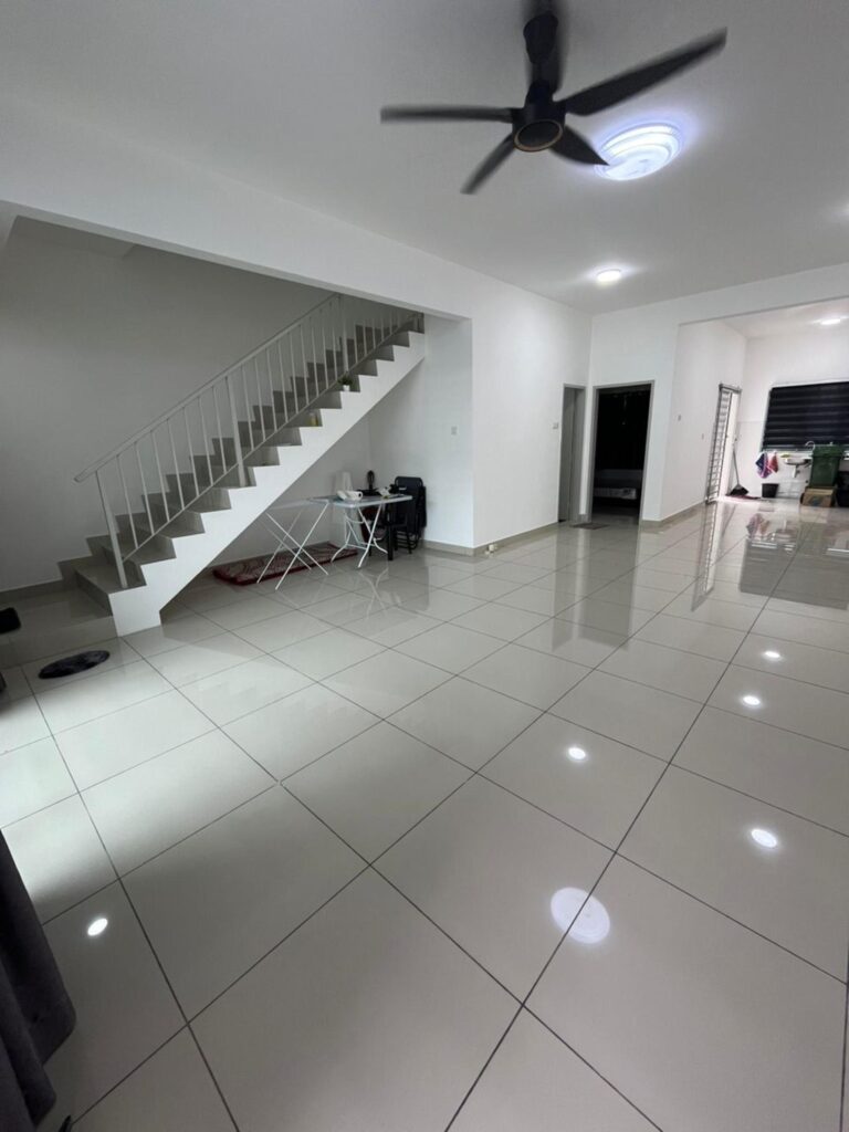 Well maintained house | Taman Sempurna Damai Semenyih | Price: RM 560K (nego)