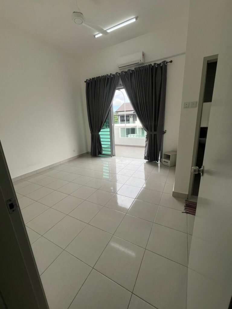 Well maintained house | Taman Sempurna Damai Semenyih | Price: RM 560K (nego)